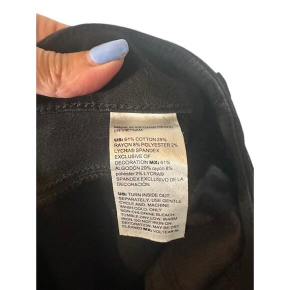 Chico's Black Slimming Girlfriend Slim Leg Cropped Fringe Denim Jeans Women Sz 6 - Picture 11 of 11